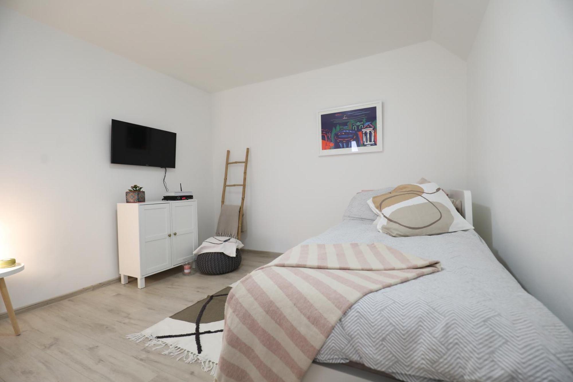 Apartment Mir Pula Luaran gambar