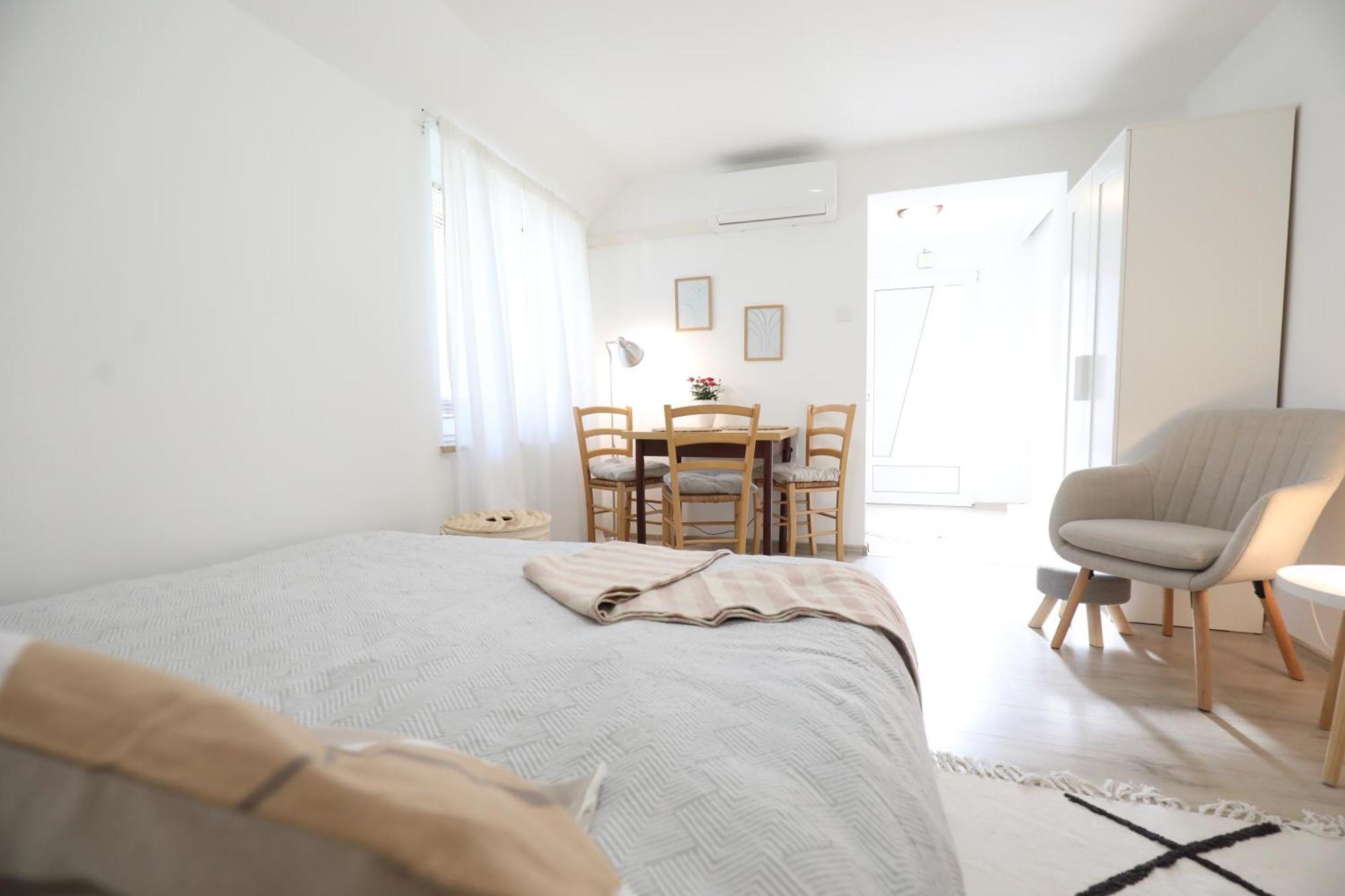 Apartment Mir Pula Luaran gambar