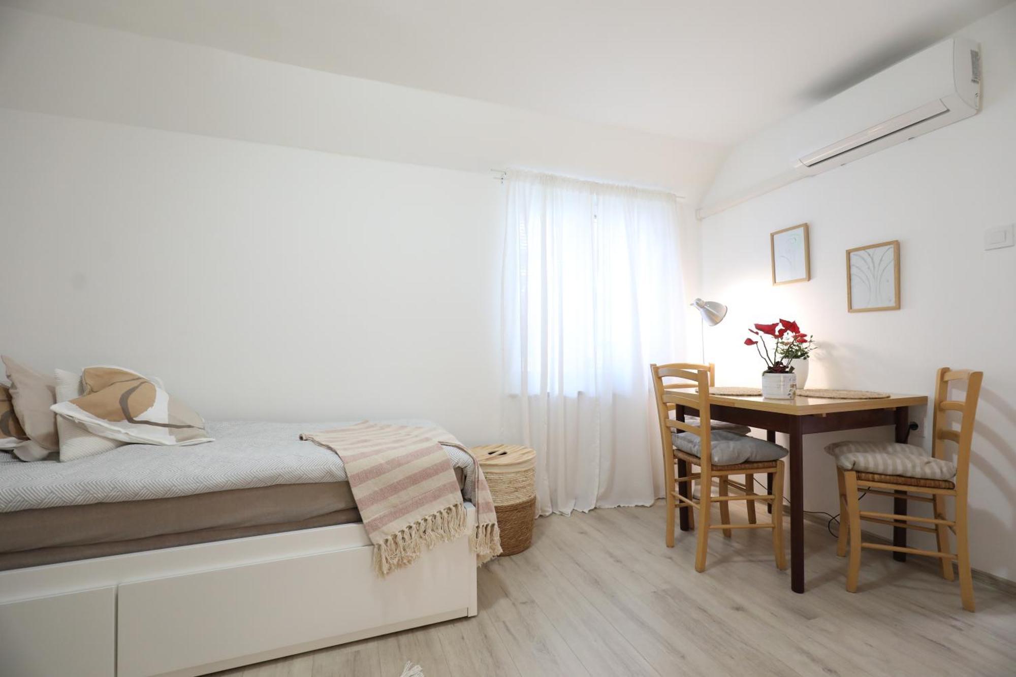 Apartment Mir Pula Luaran gambar